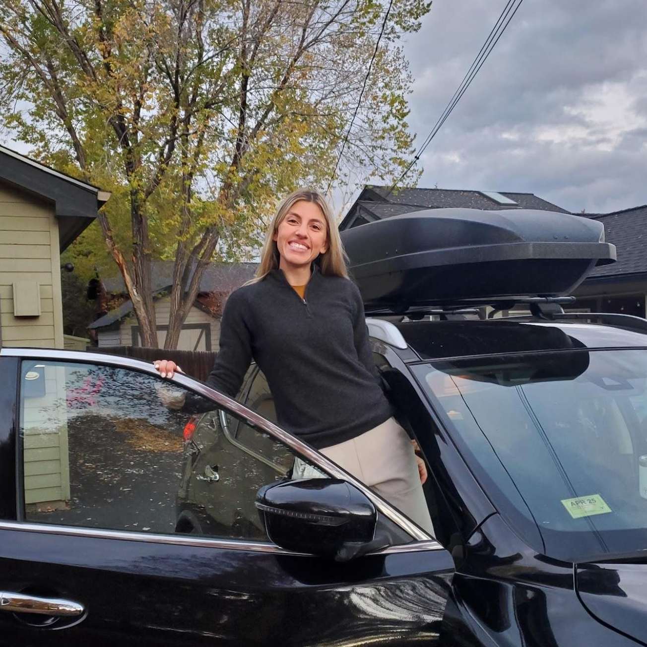 Moving With A Capsule Wardrobe - Oliver Charles