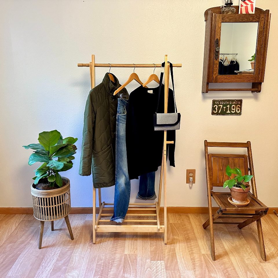 Minimalist Wardrobe: Less Really Is More - Oliver Charles